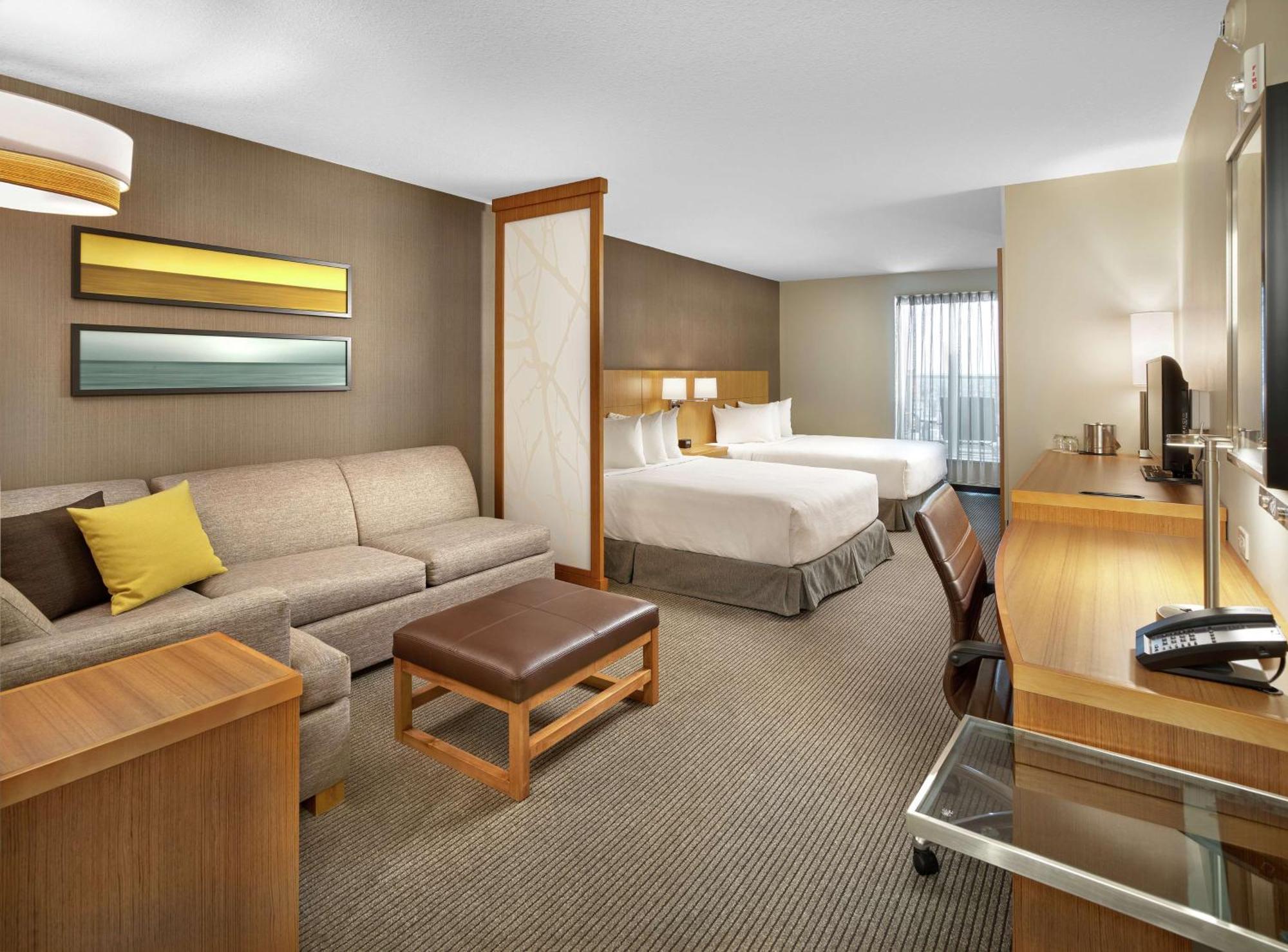 Doubletree By Hilton Edmonton Downtown Hotel Exterior photo